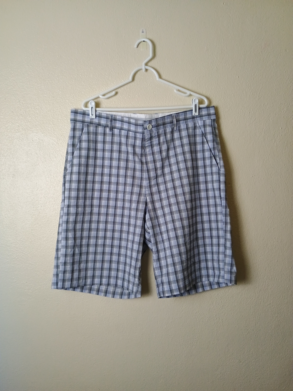 Men's Size 36 Flat Front Plaid Golf Shorts - Light Blue & White